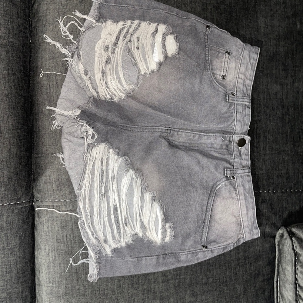 PRETTYLITTLETHING SHORTS